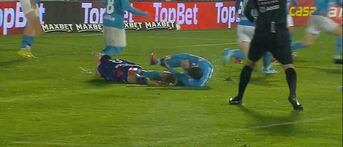 Dublă fractură! Accidentare teribilă la FC Voluntari - FC Bihor, meci oprit 9 minute » FCSB sare în ajutorul fotbalistului: „Îl așteptăm să vină la noi”
