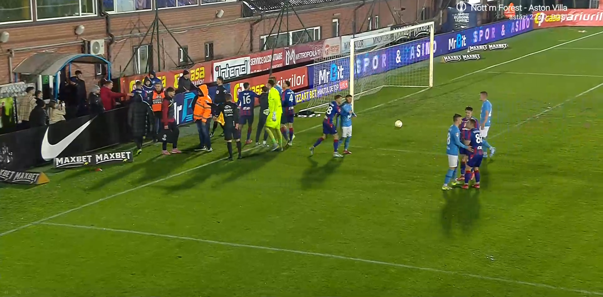 Dublă fractură! Accidentare teribilă la FC Voluntari - FC Bihor, meci oprit 9 minute » FCSB sare în ajutorul fotbalistului: „Îl așteptăm să vină la noi”