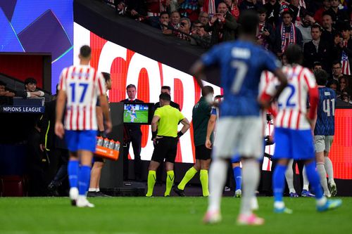 Danny Makkelie la VAR în Atletico - Arsenal 1-1 / Foto: Getty Images