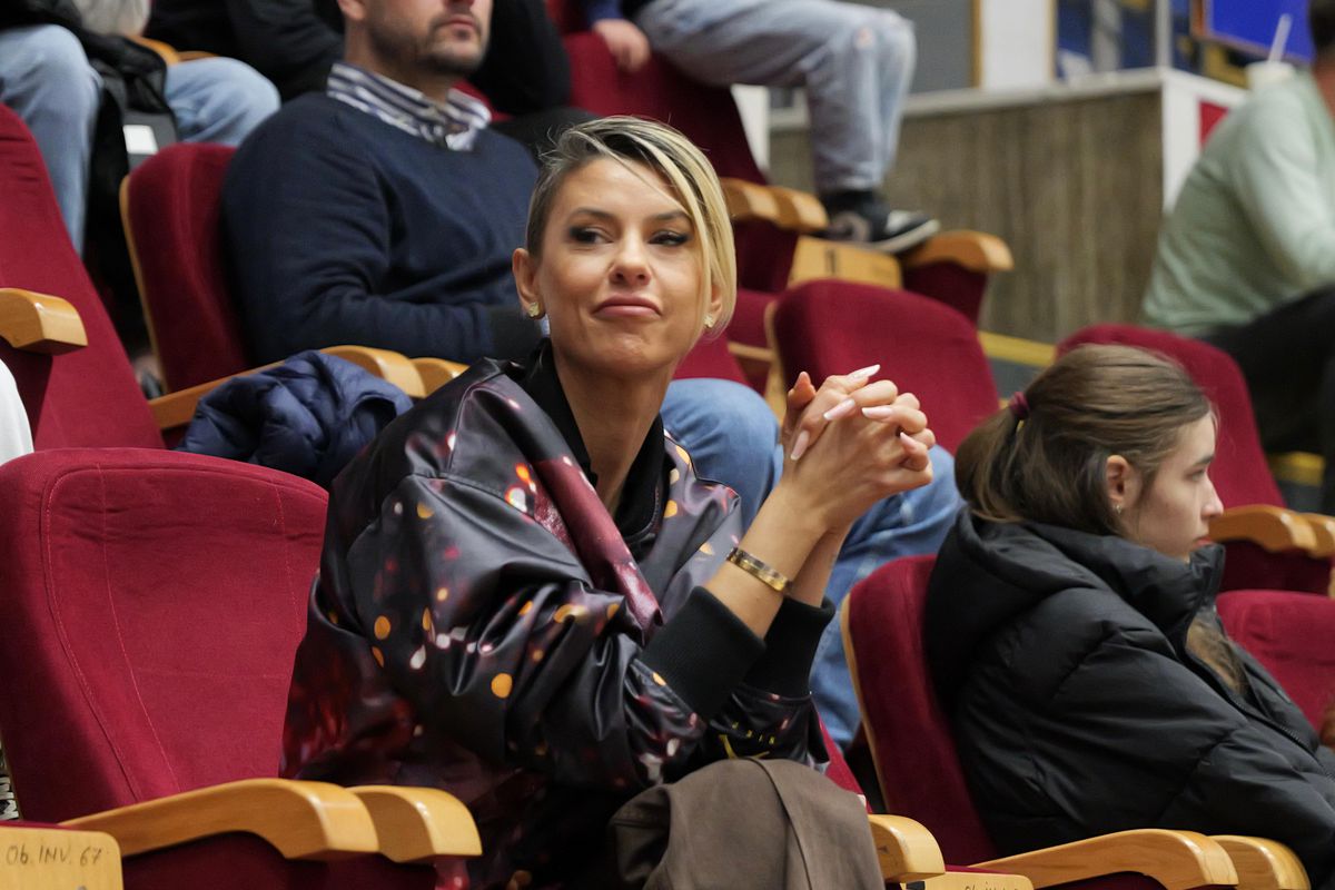 Andreea Hanca a atras toate privirile la Liga Liceelor » Motivul apariției neașteptate în Polivalentă