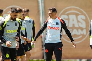 Succesorul lui Rădoi la FCSB semnează cu o singură condiție: „Dacă nu acceptă, îl tăiem de pe listă”