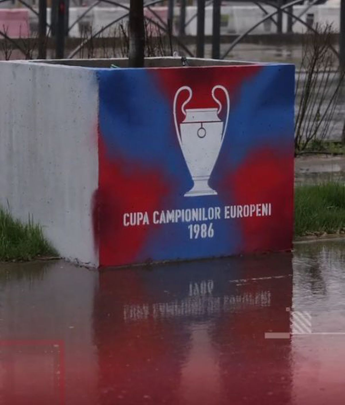 Surpriza apărută lângă stadionul Steaua, cu o săptămână înaintea aniversării a 40 de ani de la câștigarea Cupei Campionilor