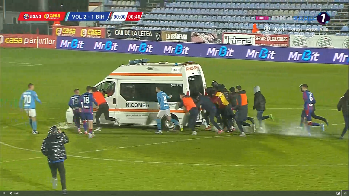 Dublă fractură! Accidentare teribilă la FC Voluntari - FC Bihor, meci oprit 9 minute » FCSB sare în ajutorul fotbalistului: „Îl așteptăm să vină la noi”