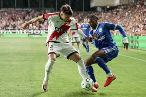 Manșa tur a semifinalelor de Conference League » Andrei Rațiu, titular, Rayo înscrie!