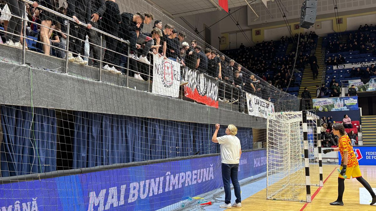 Astupați-vă urechile, cântă liceenii! » Cum a fost în ziua finalelor Ligii Liceelor, cu 2.500 de elevi, părinți și profesori în Polivalentă. Minori vulgari: „Piz**lor!”, „Sifoanelor!”, „Sunteți de că**t”