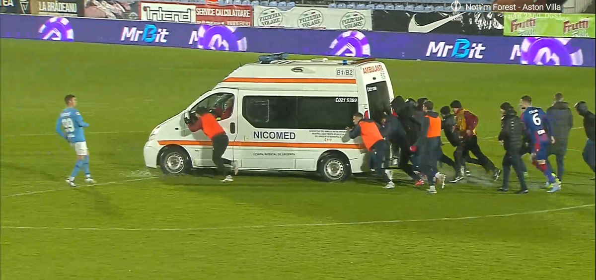 Dublă fractură! Accidentare teribilă la FC Voluntari - FC Bihor, meci oprit 9 minute » FCSB sare în ajutorul fotbalistului: „Îl așteptăm să vină la noi”