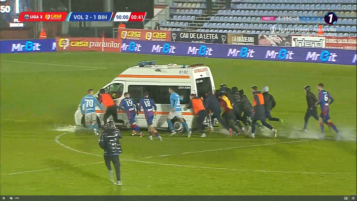 Dublă fractură! Accidentare teribilă la FC Voluntari - FC Bihor, meci oprit 9 minute » FCSB sare în ajutorul fotbalistului: „Îl așteptăm să vină la noi”