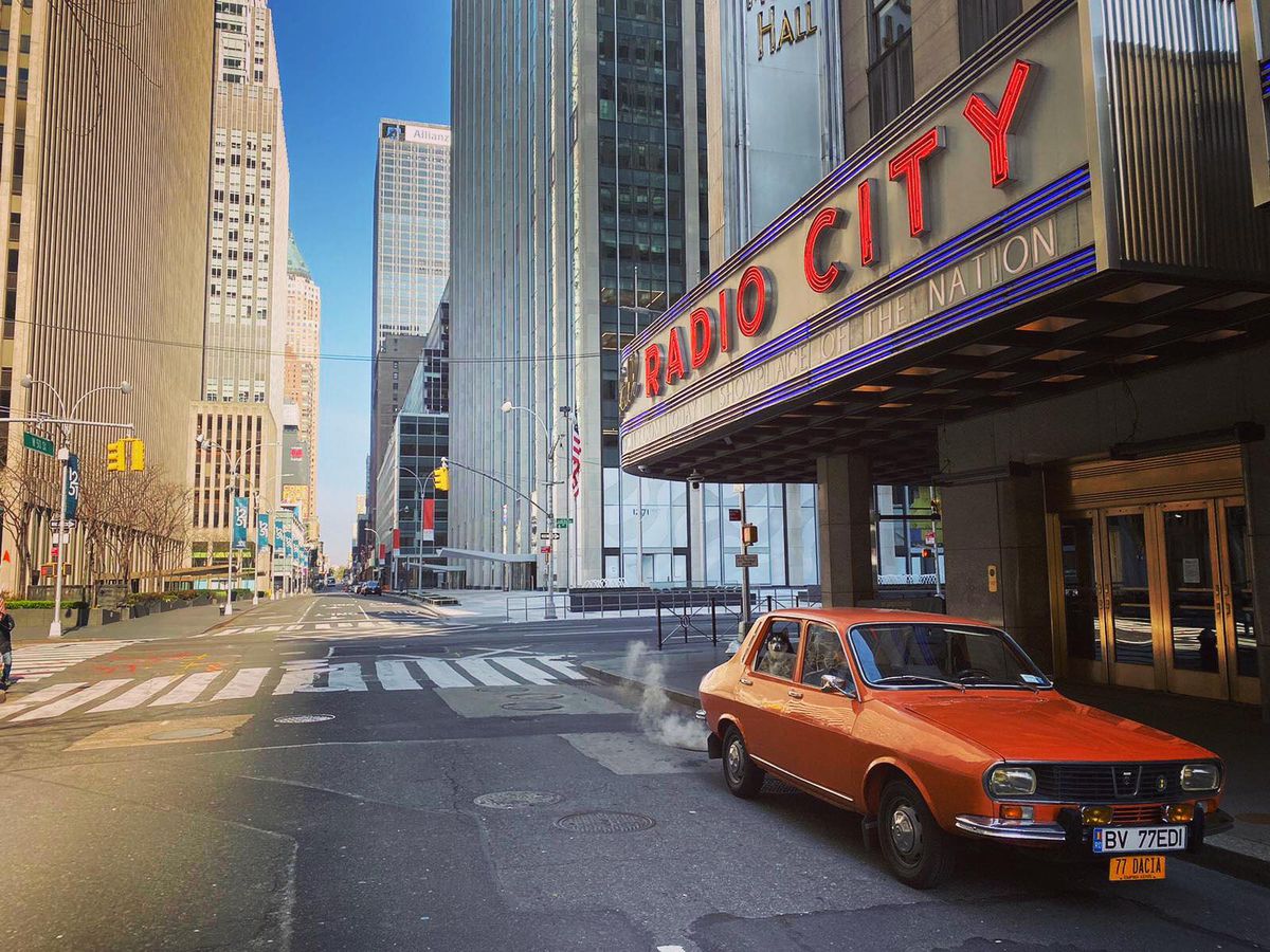 FOTO Cu Dacia 1300 pe străzile din New York