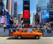 FOTO Cu Dacia 1300 pe străzile din New York » Imaginea fabuloasă postată de Ambasada SUA și povestea ei: „4.000$ taxe pentru o mașină care nu valora nici 2.000$!”