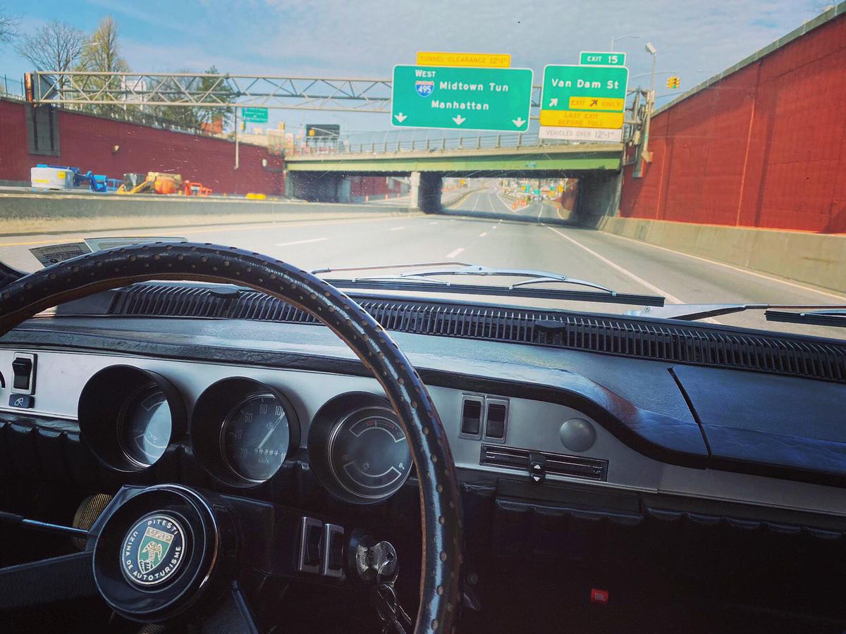 FOTO Cu Dacia 1300 pe străzile din New York