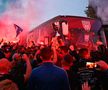 CSA STEAUA. Fiesta în Ghencea: peste 1.500 de fani la sărbătoarea promovării » Imagini incendiare! Suporterii au intrat în stadion: „Vă rugăm, părăsiți arena!”