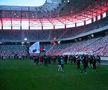 CSA STEAUA. Fiesta în Ghencea: peste 1.500 de fani la sărbătoarea promovării » Imagini incendiare! Suporterii au intrat în stadion: „Vă rugăm, părăsiți arena!”