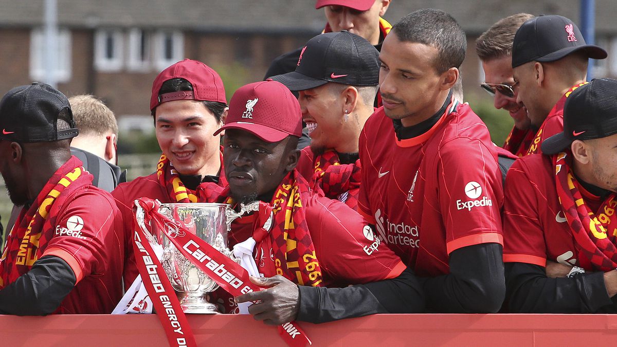 Liverpool, paradă în oraș după finala pierdută cu Real Madrid » Mii de fani au venit să-i aplaude pe jucători