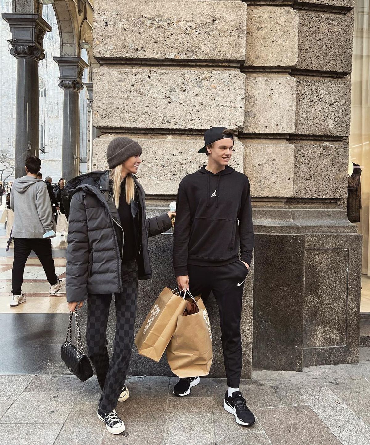 Puștiul Rune a făcut meciul vieții la Roland Garros, dar toate camerele au fost îndreptate spre sora lui: „N-am văzut producător mai obsedat”