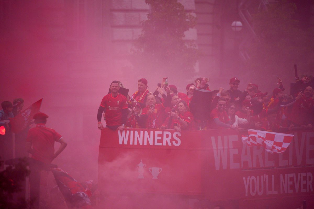 Liverpool, paradă în oraș după finala pierdută cu Real Madrid » Mii de fani au venit să-i aplaude pe jucători