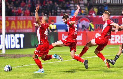 Cât de repede va reveni Dinamo în prima ligă? » „Singura cale: faliment și restart din Liga a 4-a” vs. „Nu va dura mult, vor apărea oameni din zona politică interesați să se asocieze cu salvarea lui Dinamo”