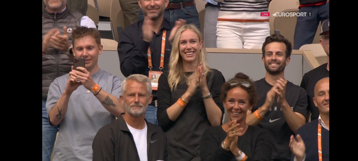 Puștiul Rune a făcut meciul vieții la Roland Garros, dar toate camerele au fost îndreptate spre sora lui: „N-am văzut producător mai obsedat”