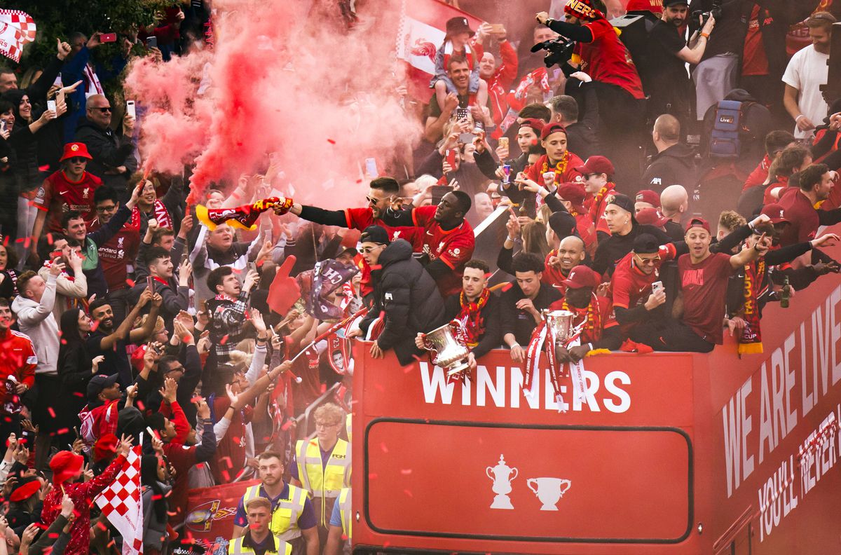 Liverpool, paradă în oraș după finala pierdută cu Real Madrid » Mii de fani au venit să-i aplaude pe jucători