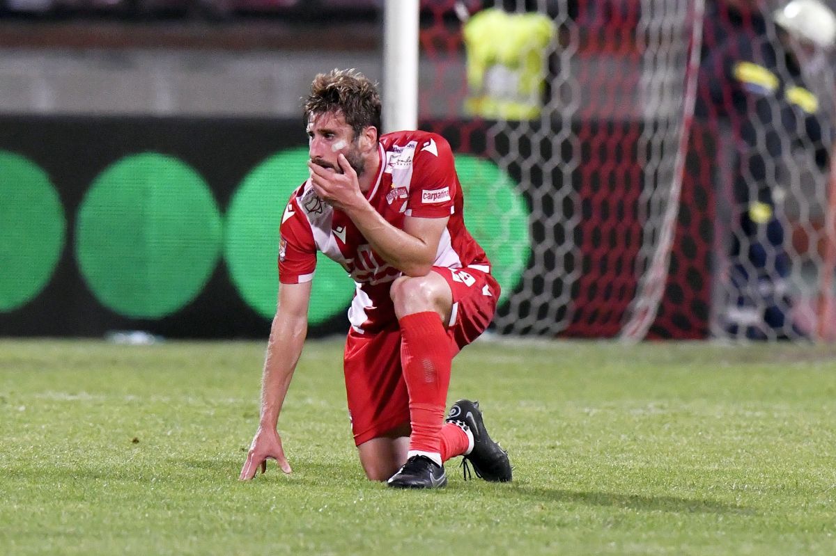 Prestație dezastruoasă a jucătorilor lui Dinamo » Ce note au primit după meciul care îi duce pe „câini” la matineu