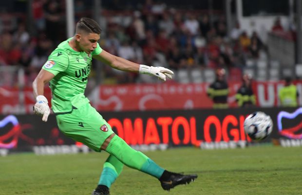 Uhrin ar fi mizat pe Eșanu din cauza bănuielilor din vestiar » Jonathan Rodriguez: „Am auzit și eu ce se zvonea”