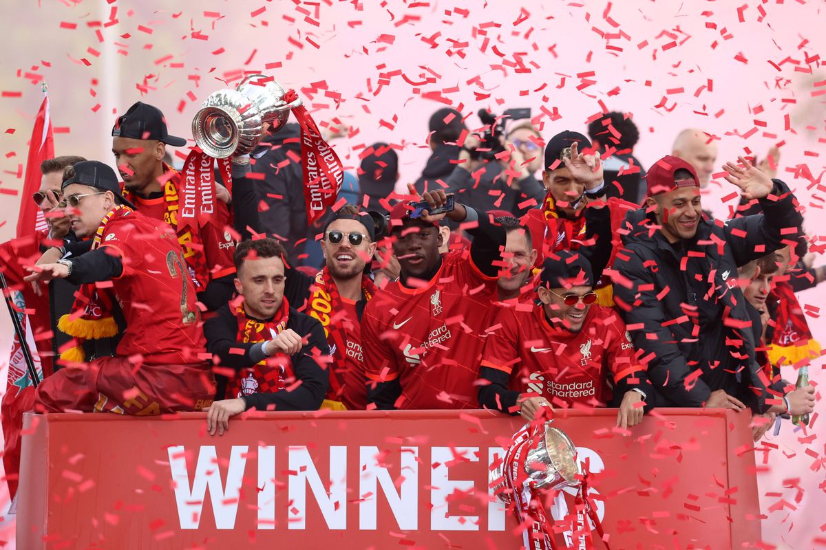 Liverpool, paradă în oraș după finala pierdută cu Real Madrid » Mii de fani au venit să-i aplaude pe jucători