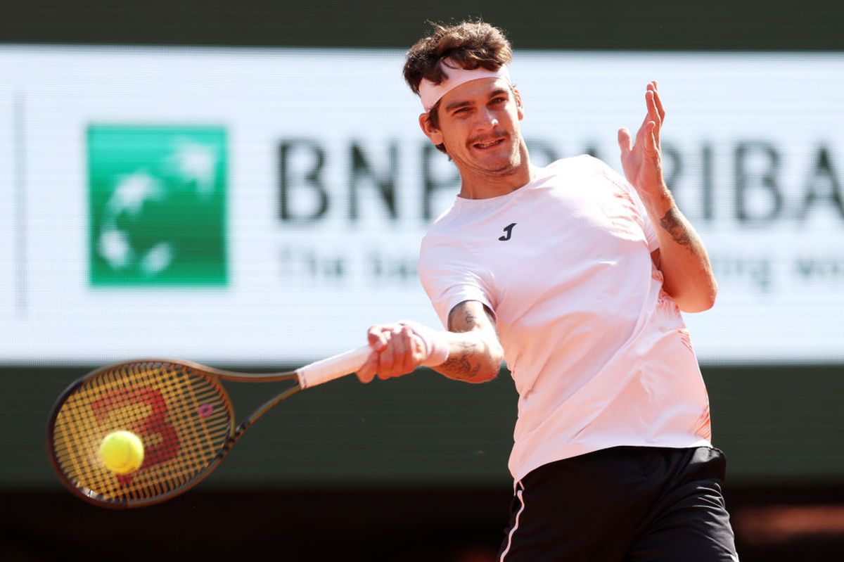 Șocul anului în tenis a venit la Roland Garros! » Daniil Medvedev, eliminat în primul tur de rebelul din Brazilia! Tenis scânteietor