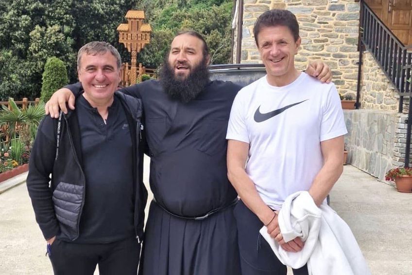 Gică Hagi, managerul Farului, și Gică Popescu, președintele marinarilor, au mers la Muntele Athos.
