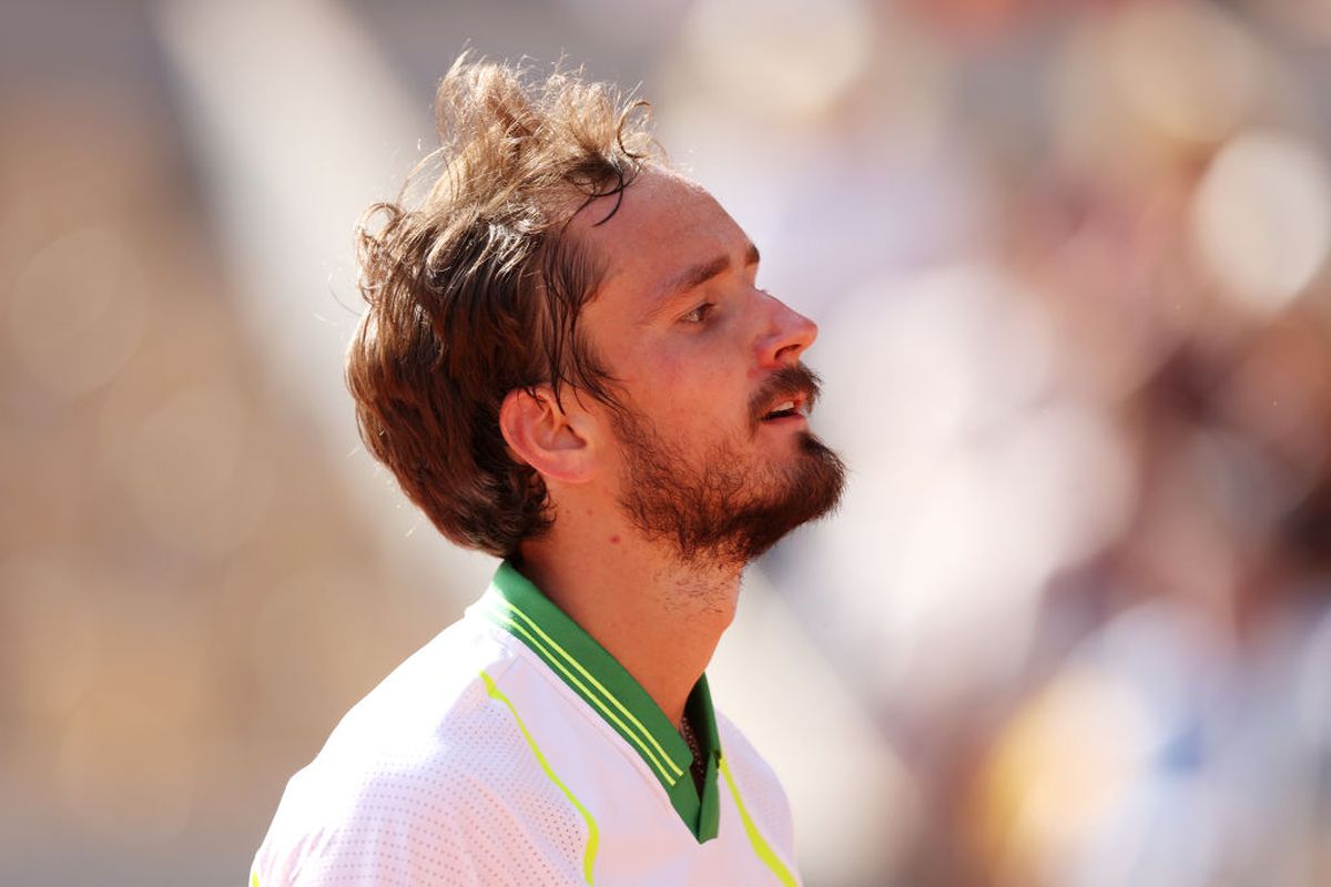 Șocul anului în tenis a venit la Roland Garros! » Daniil Medvedev, eliminat în primul tur de rebelul din Brazilia! Tenis scânteietor