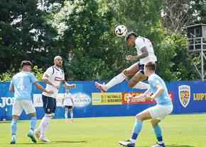 „Tricolorii”, victorie cu 7-0 în prima partidă de pregătire dinaintea Campionatului European » Denis Alibec a marcat din „foarfecă”
