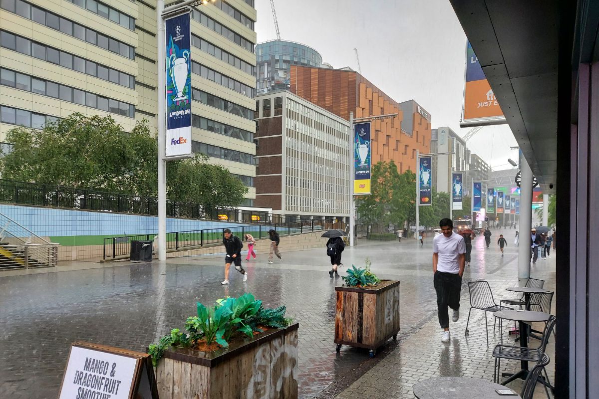 Echipa GSP a ajuns la Londra, pentru marea finală de pe Wembley » Prețurile efectiv au „explodat”! Cu cât se vinde un bilet pe piața neagră, la Dortmund - Real Madrid