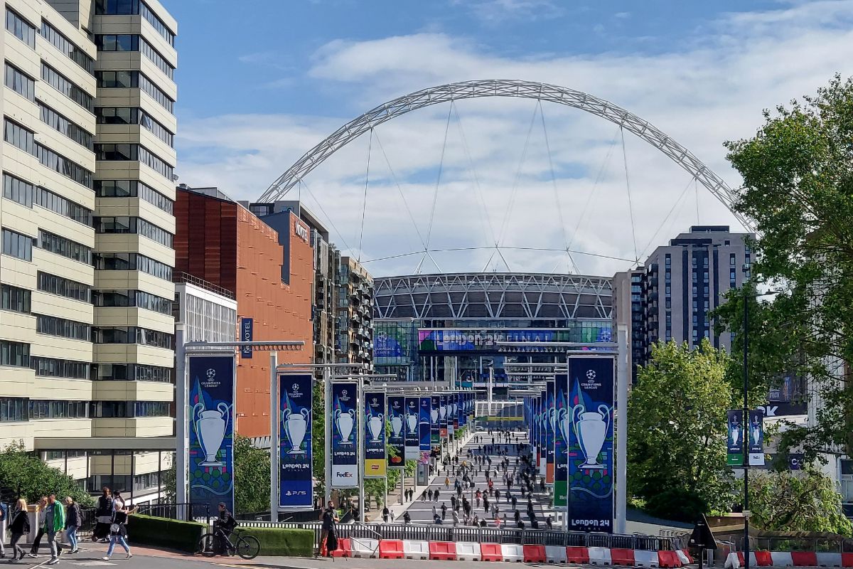 Echipa GSP a ajuns la Londra, pentru marea finală de pe Wembley » Prețurile efectiv au „explodat”! Cu cât se vinde un bilet pe piața neagră, la Dortmund - Real Madrid