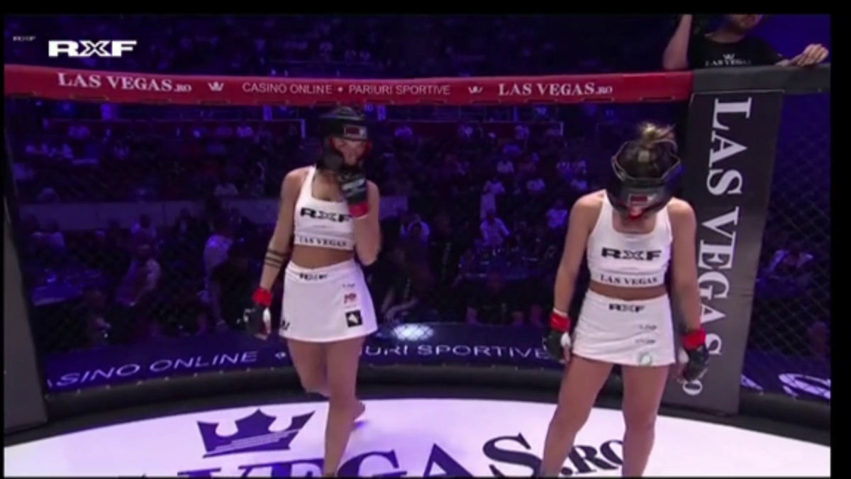 Cele două femei lovite cu pumnii și picioarele la Gala RXF, primele declarații: „A dat în noi cu ură” + reacție șocantă a „Perversului”: „Doar mort mă scoateau de acolo”