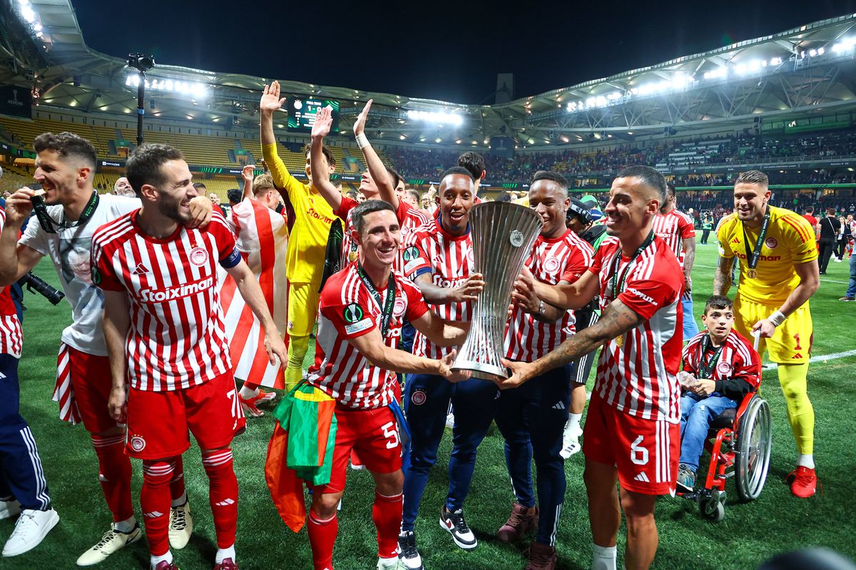 Zeii au decis: Cupa coboară în Port! Olympiakos trece de Fiorentina în prelungiri » Nebunie la Atena