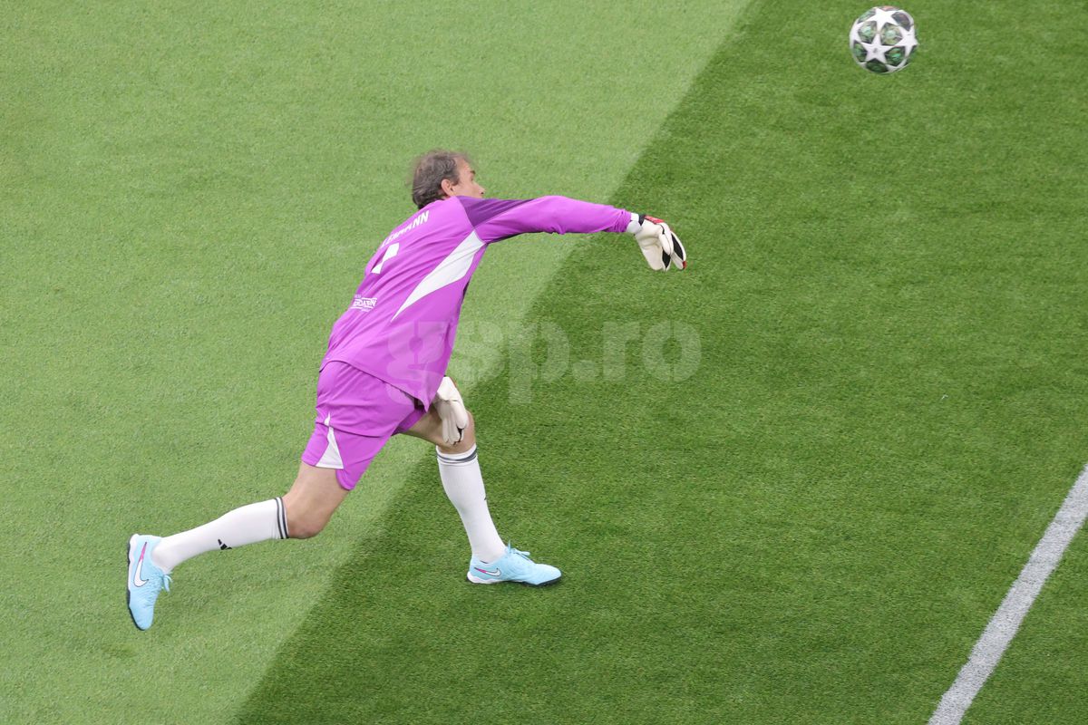 35 de Champions League pe teren la Munchen! Imagini colosale cu „grăsuții": de la Roberto Carlos la Mendieta sau Ribery