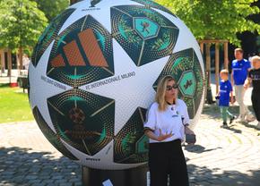 Gazeta a ajuns la finala Champions League! Festival inedit: masaj gratis, un portar-robot, iar cash-ul e interzis! Kaka, Cafu, Figo sau Seedorf întâmpină fanii
