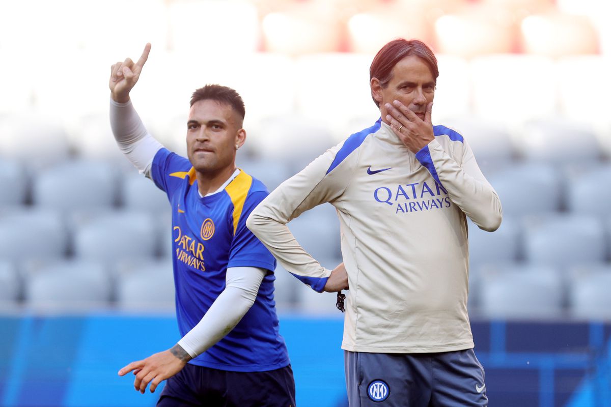 Primele imagini cu Istvan Kovacs pe Allianz Arena »  Arbitrul român a făcut antrenamentul oficial pe stadionul din München