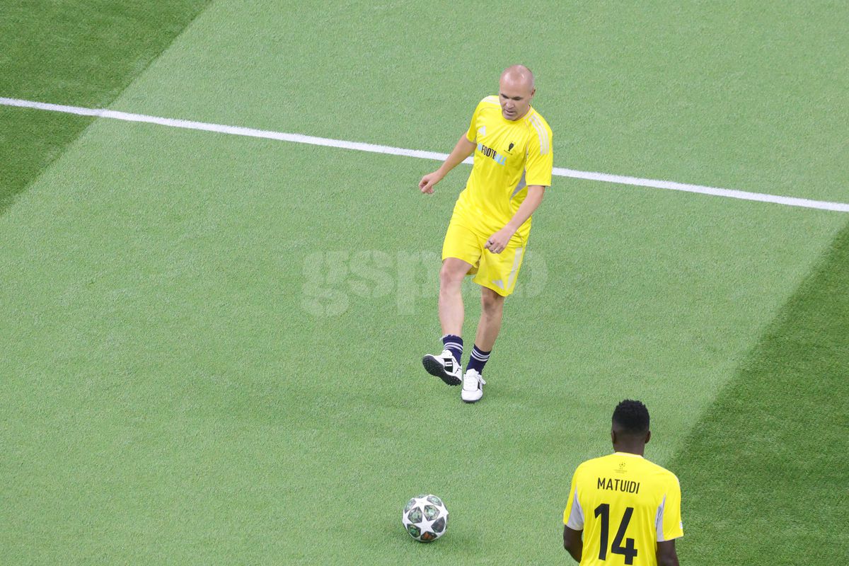 35 de Champions League pe teren la Munchen! Imagini colosale cu „grăsuții": de la Roberto Carlos la Mendieta sau Ribery