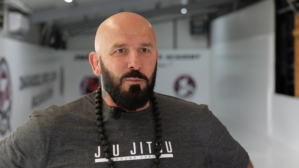 „Doar fast-food și gadgeturi?! Pe mine m-a motivat foamea” » Rețeta „profesorului de jiu-jitsu” Cătălin Zmărăndescu: „Când copilul șchioapătă la școală – OUT! Dacă e scandalagiu – automat OUT!”