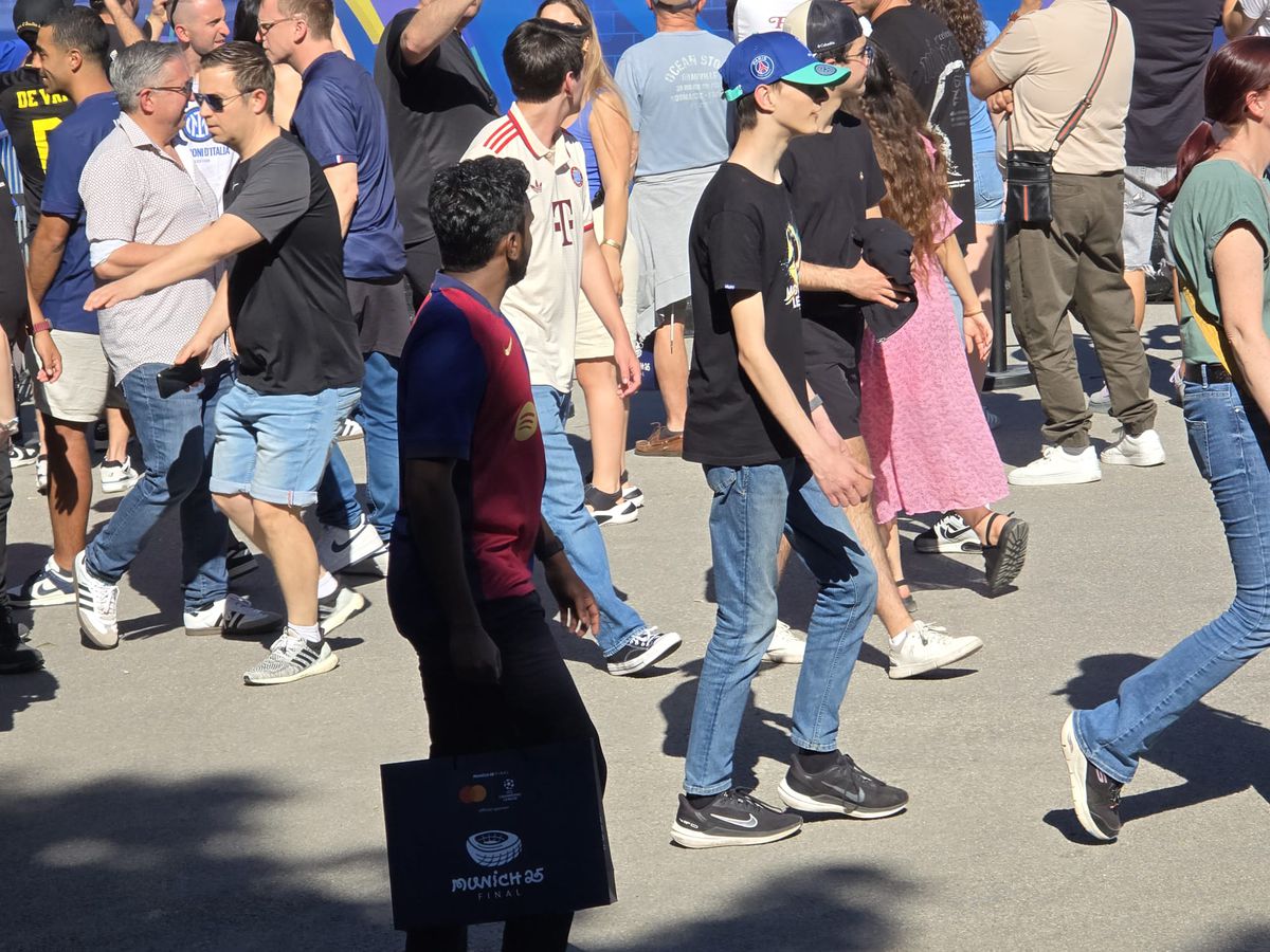 Țeapă! Finala blaugrana care n-a fost: sute de fani ai Barcelonei sunt la Munchen pentru Inter - PSG