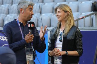 Jurnalista-fotomodel a furat toate privirile la antrenamentul oficial al lui PSG + Gestul rar întâlnit la acest nivel