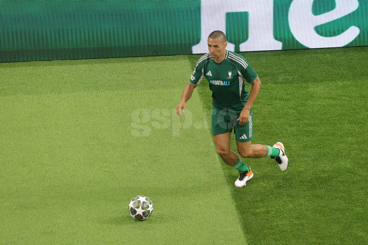 35 de Champions League pe teren la Munchen! Imagini colosale cu „grăsuții": de la Roberto Carlos la Mendieta sau Ribery