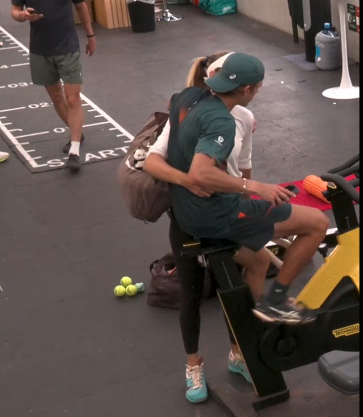 Alex de Minaur, consolat de Katie Boulter la Roland Garros