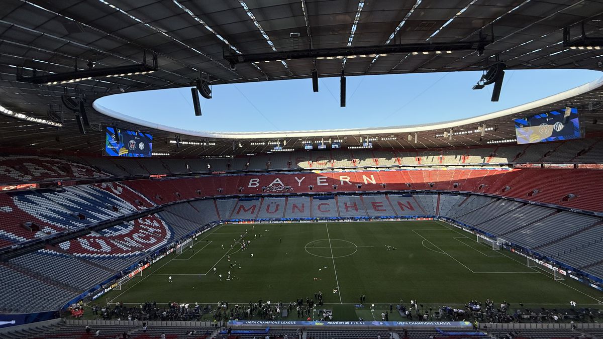 Cârnați și covrigi bavarezi, dar bere fără alcool! Reguli extrem de stricte pe stadionul unde se joacă finala Champions League, locul unde România a scris istorie la Euro