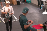 Consolat de iubita tenismenă după eșecul-surpriză de la Roland Garros » Camerele de supraveghere au surprins scena, imaginile au ajuns pe internet