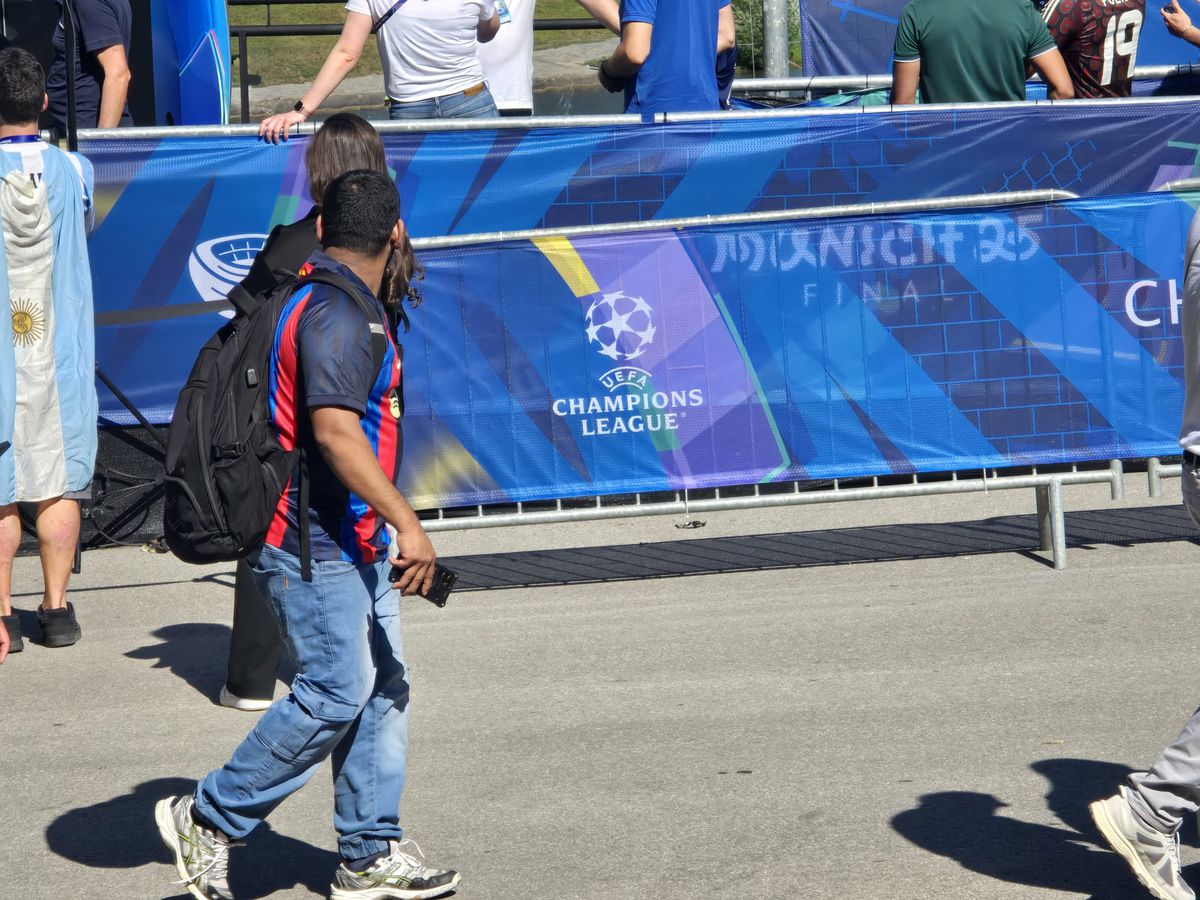 Țeapă! Finala blaugrana care n-a fost: sute de fani ai Barcelonei sunt la Munchen pentru Inter - PSG