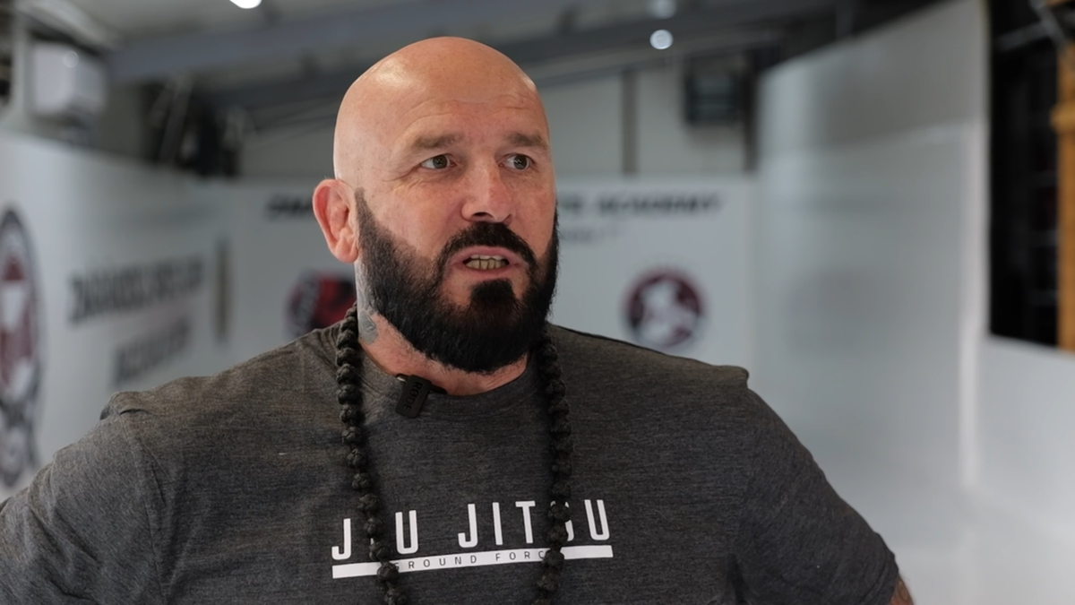 „Doar fast-food și gadgeturi?! Pe mine m-a motivat foamea” » Rețeta „profesorului de jiu-jitsu” Cătălin Zmărăndescu: „Când copilul șchioapătă la școală – OUT! Dacă e scandalagiu – automat OUT!”