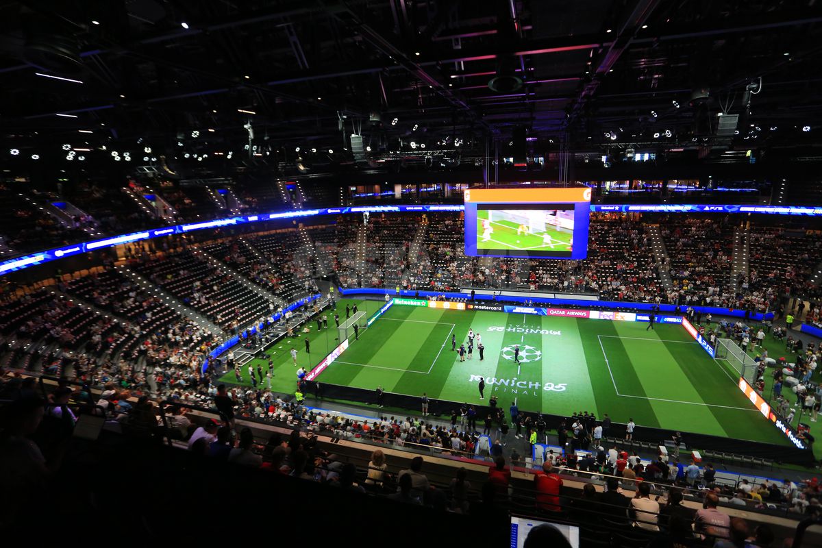 35 de Champions League pe teren la Munchen! Imagini colosale cu „grăsuții": de la Roberto Carlos la Mendieta sau Ribery