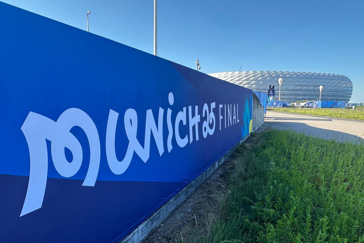 Cârnați și covrigi bavarezi, dar bere fără alcool! Reguli extrem de stricte pe stadionul unde se joacă finala Champions League, locul unde România a scris istorie la Euro