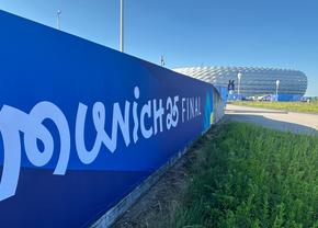 Cârnați și covrigi bavarezi, dar bere fără alcool! Reguli extrem de stricte pe stadionul unde se joacă finala Champions League, locul unde România a scris istorie la Euro