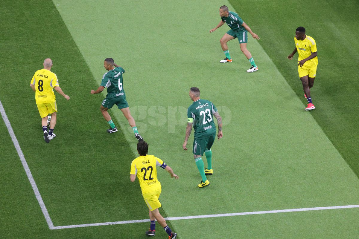 35 de Champions League pe teren la Munchen! Imagini colosale cu „grăsuții": de la Roberto Carlos la Mendieta sau Ribery